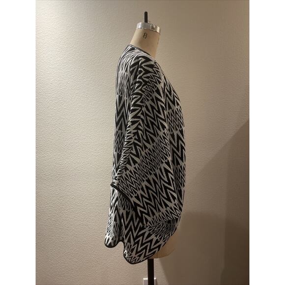 tart collections, geometric print long open sweater, size XS/S, NWT - Picture 3 of 9